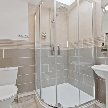 Ramsey Sea View Cottage - Dog Friendly Roch Exterior photo