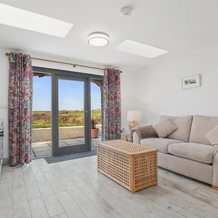 Ramsey Sea View Cottage - Dog Friendly Roch Exterior photo